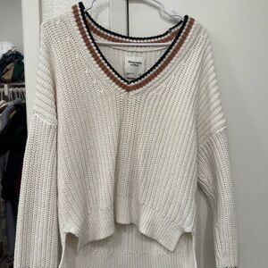 Abercrombie & Fitch Cream V-Neck Sweater with Chunky Knit